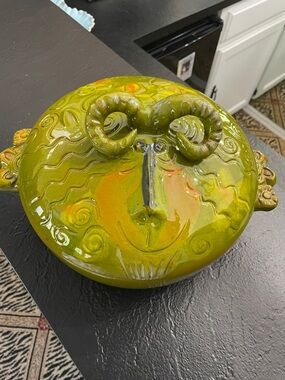 Bennett Welsh Pacific Stoneware Handcrafted Ceramic Ram Lidded Bowl Olive Green